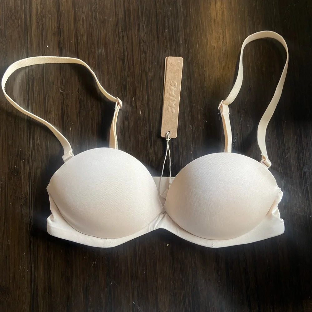 SKIMS Nude Strapless Underwire Bra - Picture 4 of 7